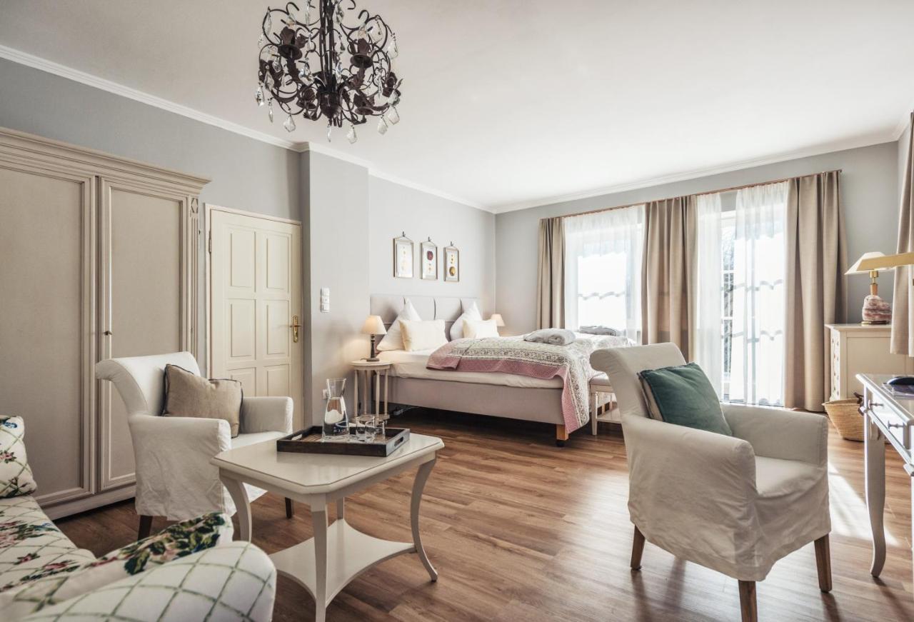 Biohotel Schlossgut Oberambach Εξωτερικό φωτογραφία
