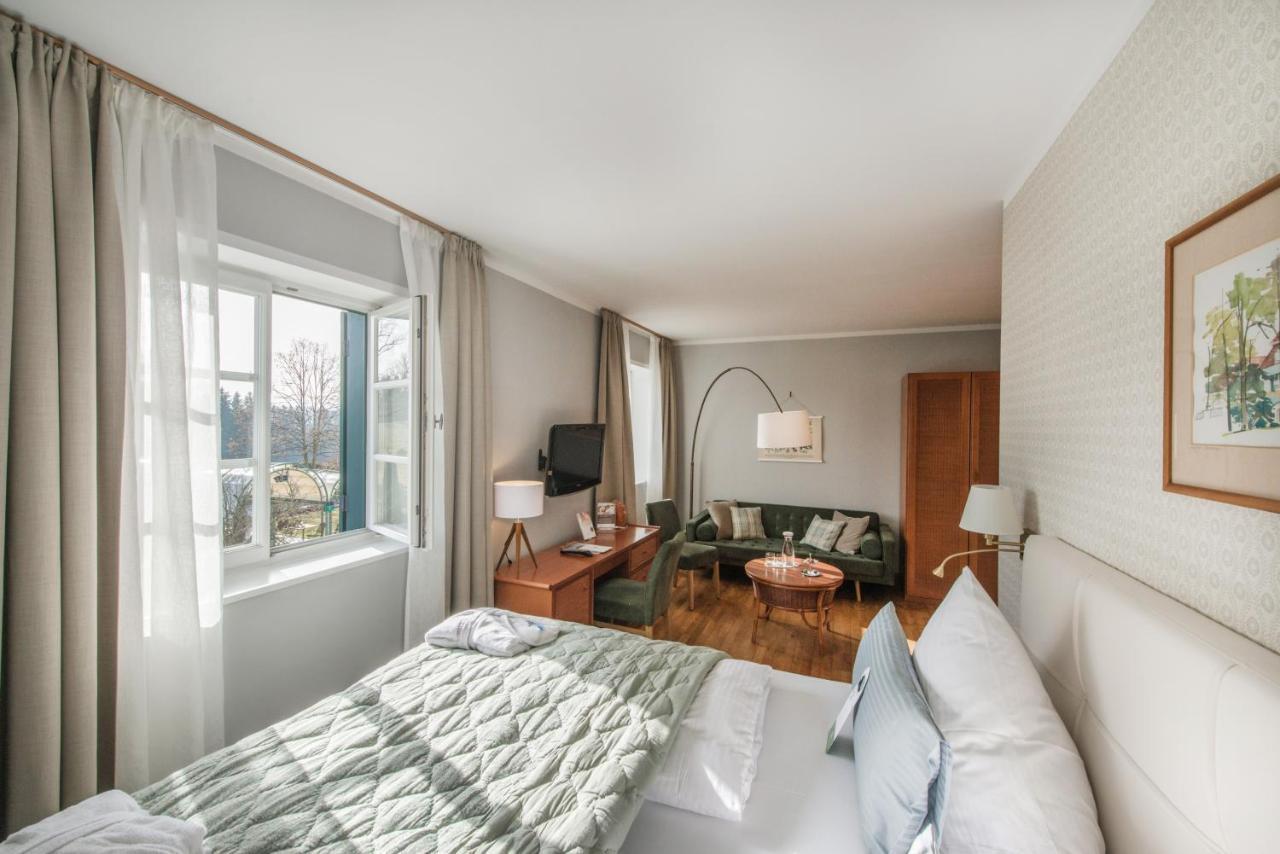 Biohotel Schlossgut Oberambach Εξωτερικό φωτογραφία